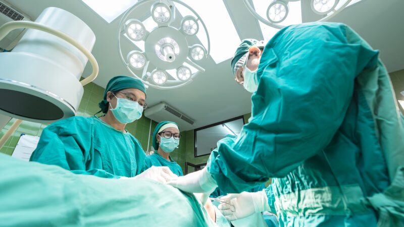Ratownicy medyczni z Chełmna zaatakowani przez pacjenta