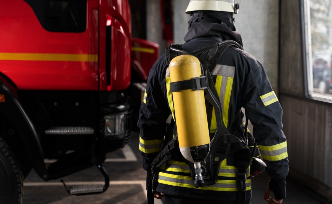Interwencje strażaków w Chełmnie i na drodze powiatowej DP1604
