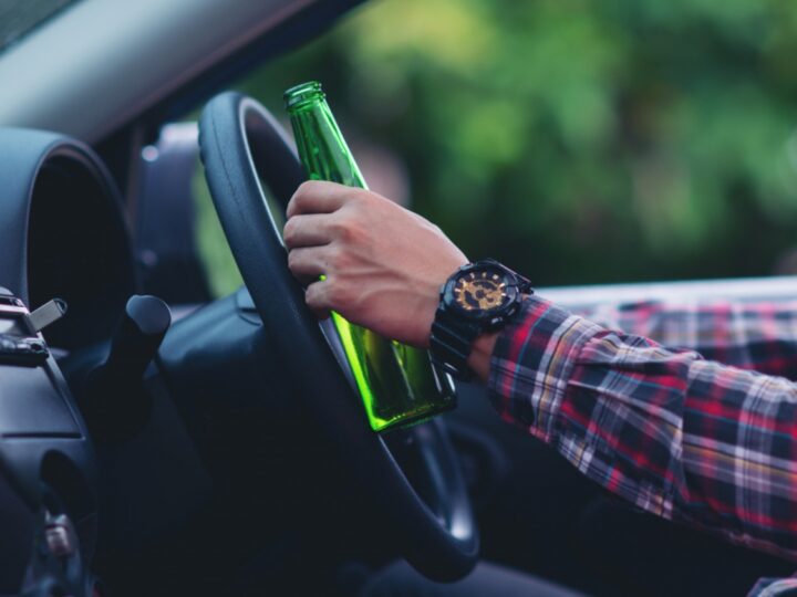 Złapano seniora prowadzącego samochód po spożyciu alkoholu