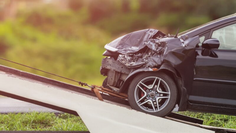 Incydent drogowy na autostradzie A1 w Mgoszczu – samochód osobowy w rowie