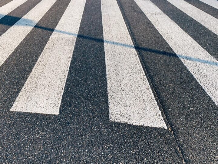 Policjanci z Chełmna promują bezpieczeństwo dzieci w Światowy Dzień Pamięci Ofiar Wypadków Drogowych