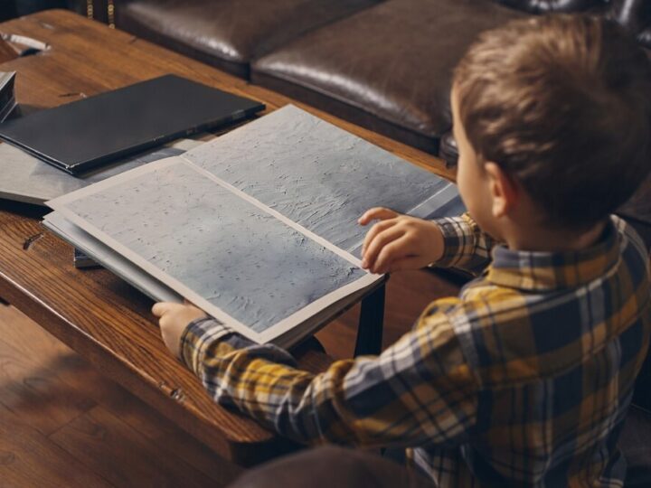 Młodzież klas mundurowych uczy się od policjantów w Pieczyskach