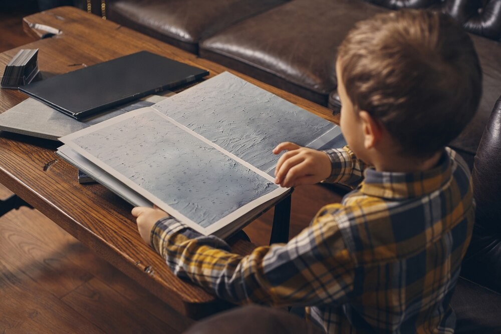 Młodzież klas mundurowych uczy się od policjantów w Pieczyskach